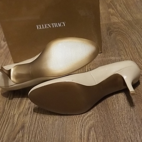 Ellen Tracy Christy Mid Heel Pumps Size 10 - Picture 5 of 8